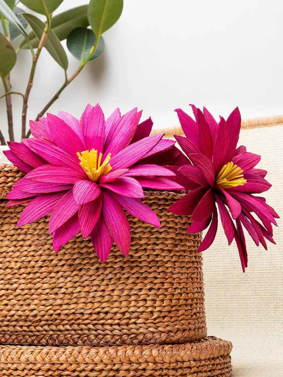Water lily curtain tie