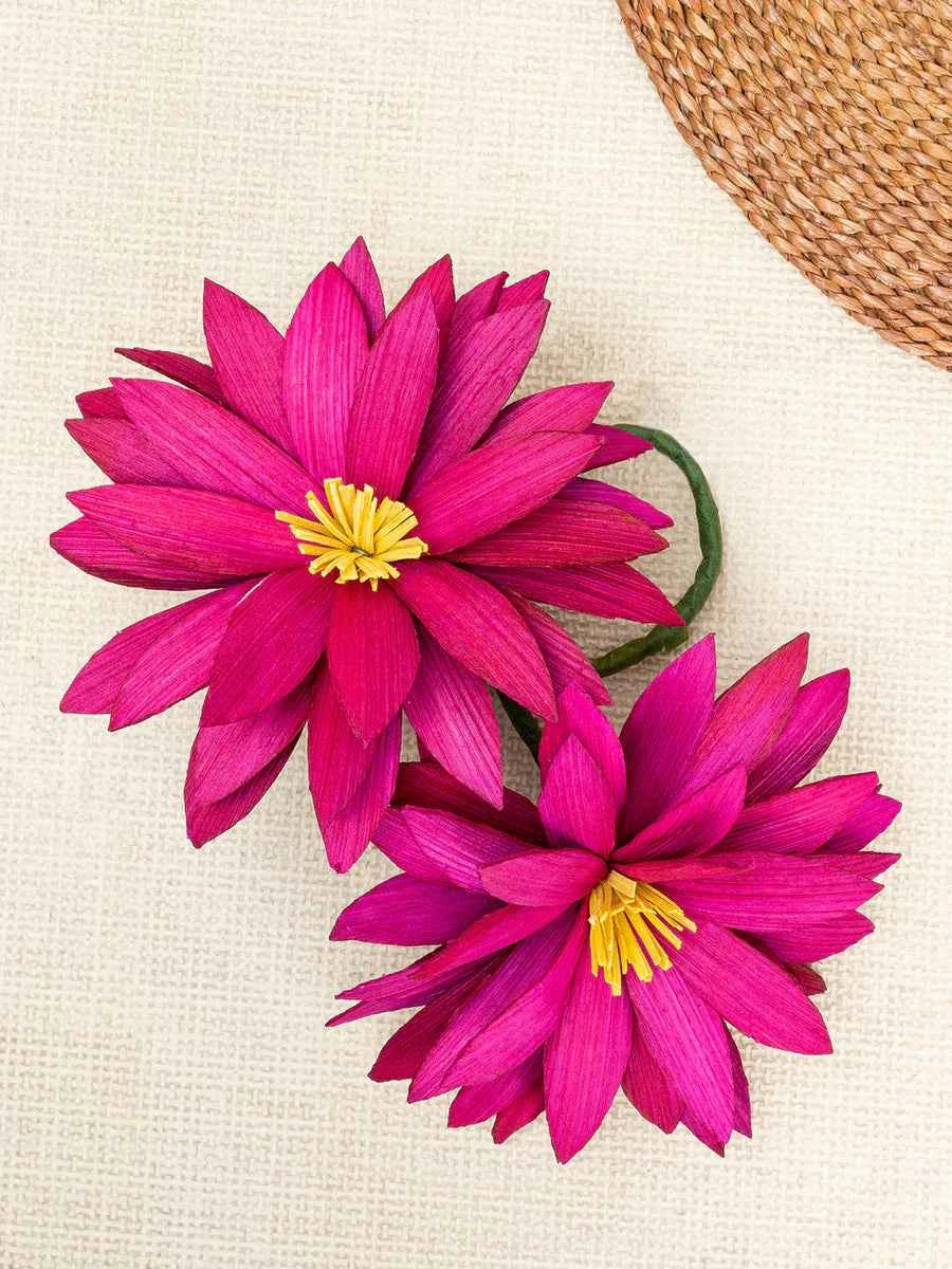 Water lily curtain tie