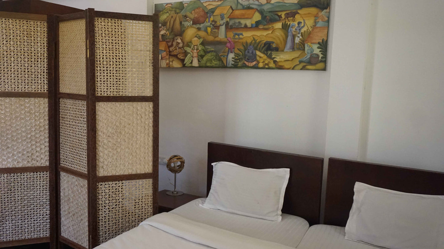 Folding room partition